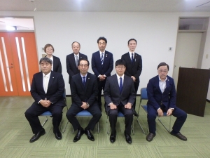 入社式での記念撮影